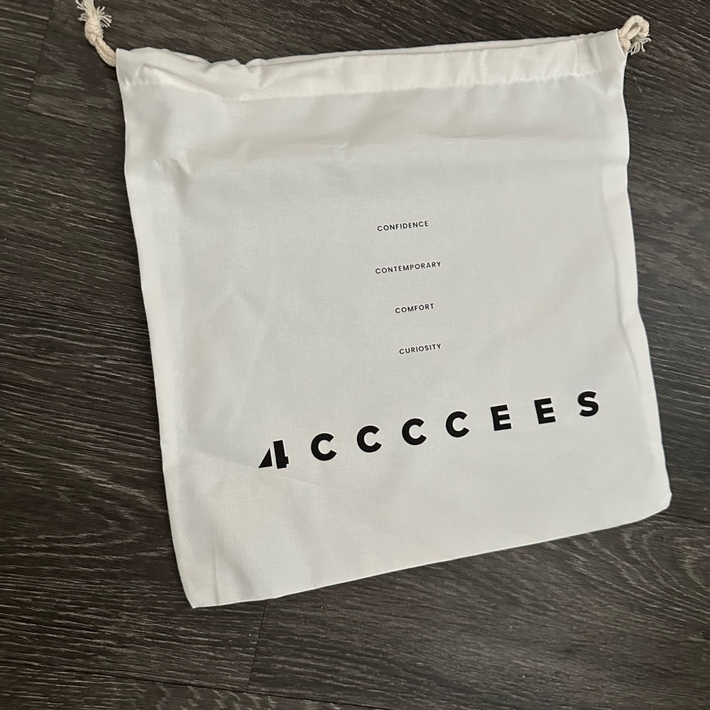 Nwt 4cccees dustbag